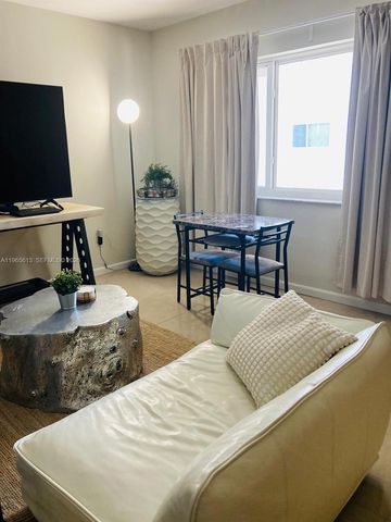 462 Golden Isles Dr 206, Hallandale Beach, FL 33009