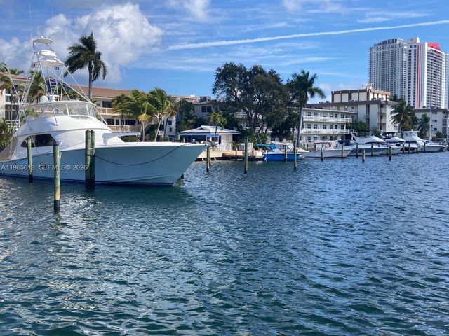 462 Golden Isles Dr 206, Hallandale Beach, FL 33009