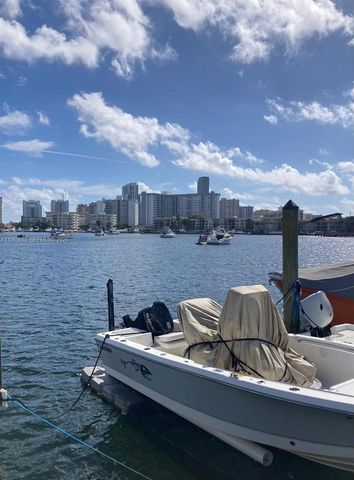 462 Golden Isles Dr 206, Hallandale Beach, FL 33009