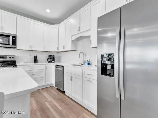 822 S Topsail Drive A, Surf City, NC 28445