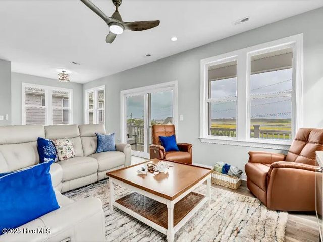 822 S Topsail Drive A, Surf City, NC 28445