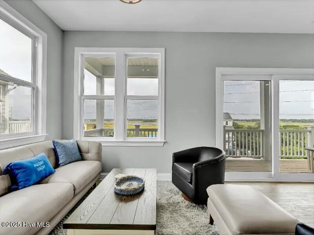 822 S Topsail Drive A, Surf City, NC 28445