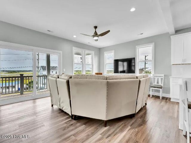 822 S Topsail Drive A, Surf City, NC 28445