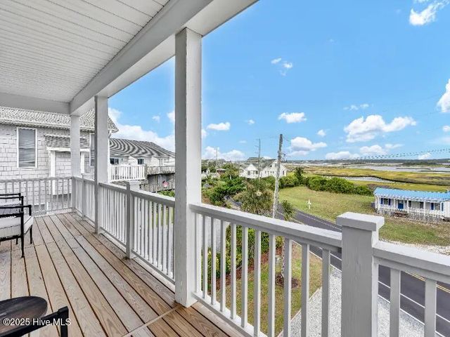 822 S Topsail Drive A, Surf City, NC 28445