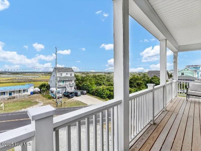 822 S Topsail Drive A, Surf City, NC 28445