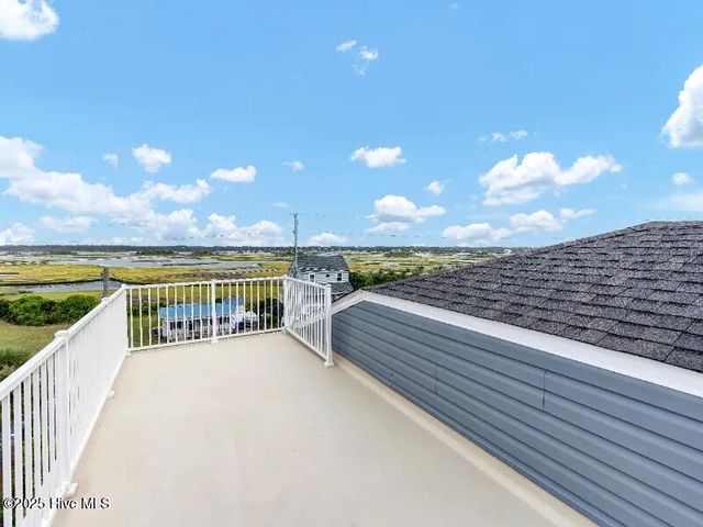 822 S Topsail Drive A, Surf City, NC 28445