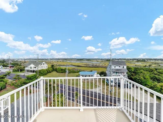 822 S Topsail Drive A, Surf City, NC 28445