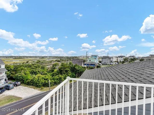 822 S Topsail Drive A, Surf City, NC 28445
