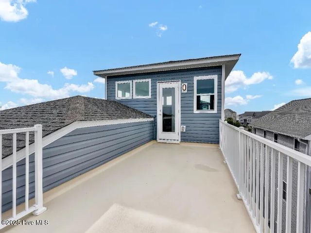 822 S Topsail Drive A, Surf City, NC 28445