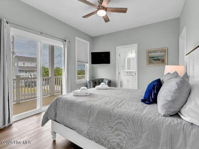 822 S Topsail Drive A, Surf City, NC 28445