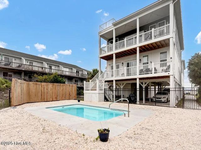 822 S Topsail Drive A, Surf City, NC 28445