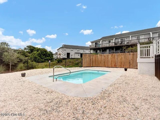 822 S Topsail Drive A, Surf City, NC 28445