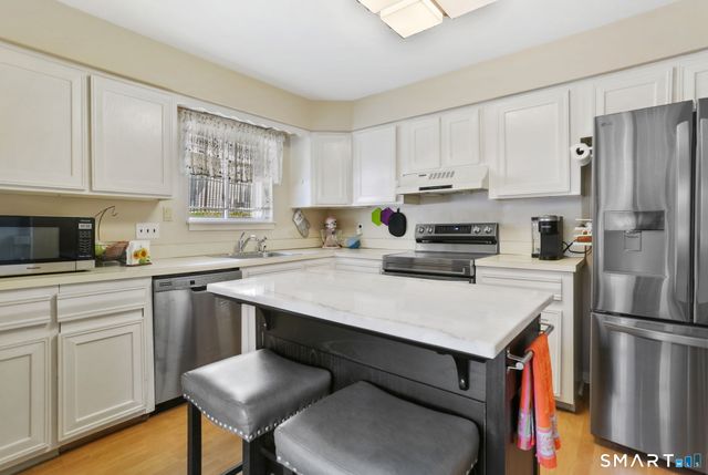 71 Aiken Street APT M1, Norwalk, CT 06851