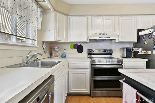 71 Aiken Street APT M1, Norwalk, CT 06851