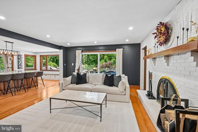 99 SPRINGTON LAKE RD, Media, PA 19063
