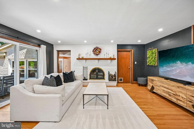 99 SPRINGTON LAKE RD, Media, PA 19063