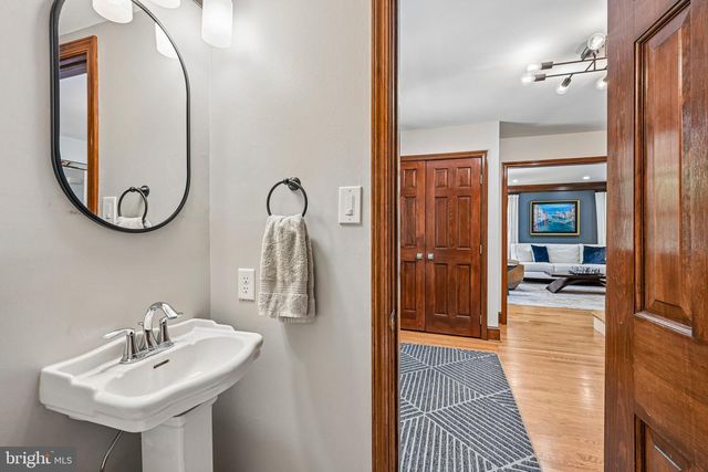 99 SPRINGTON LAKE RD, Media, PA 19063