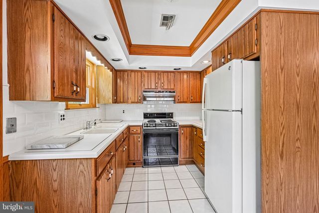 99 SPRINGTON LAKE RD, Media, PA 19063