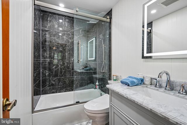 99 SPRINGTON LAKE RD, Media, PA 19063
