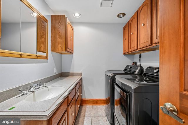 99 SPRINGTON LAKE RD, Media, PA 19063