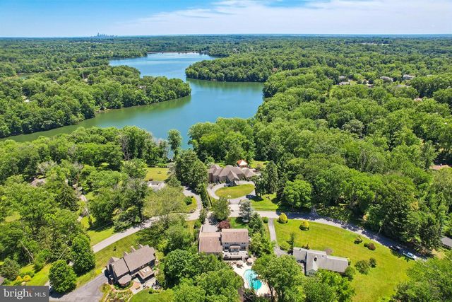 99 SPRINGTON LAKE RD, Media, PA 19063