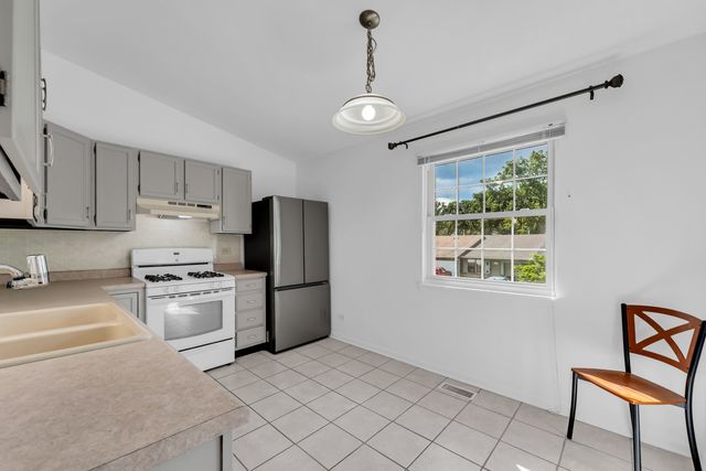 1110 Riverwood Drive, Algonquin, IL 60102