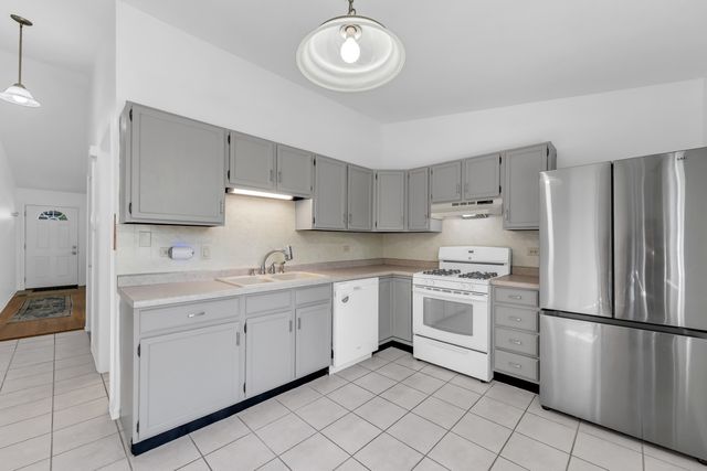 1110 Riverwood Drive, Algonquin, IL 60102