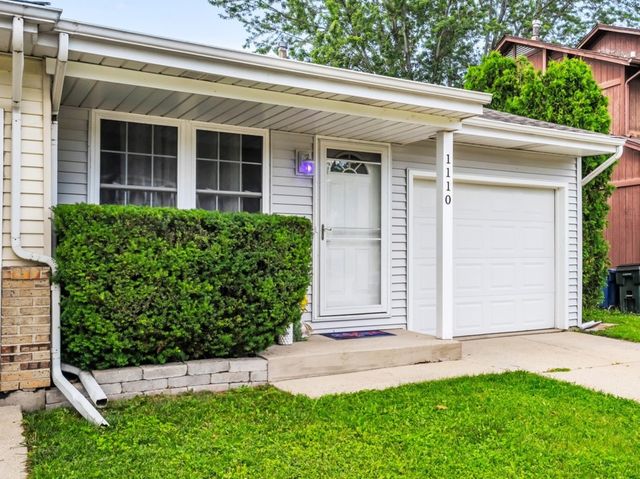 1110 Riverwood Drive, Algonquin, IL 60102