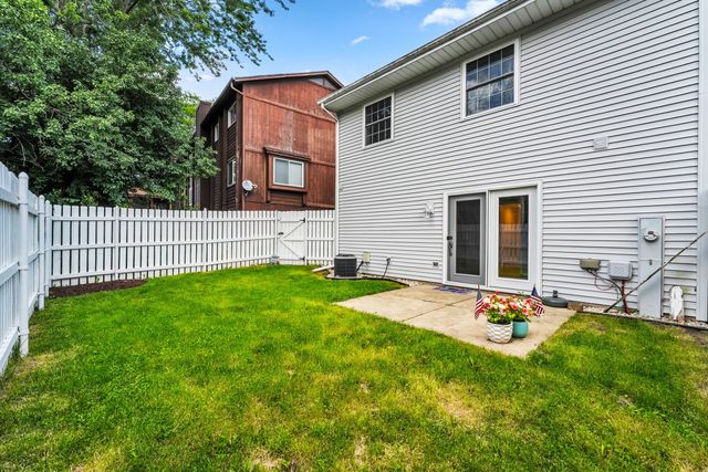 1110 Riverwood Drive, Algonquin, IL 60102
