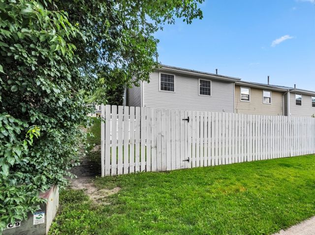 1110 Riverwood Drive, Algonquin, IL 60102