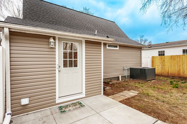 217 E Park Ave, Gallatin, TN 37066