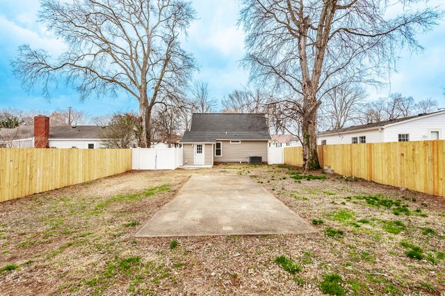 217 E Park Ave, Gallatin, TN 37066