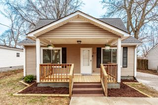 217 E Park Ave, Gallatin, TN 37066