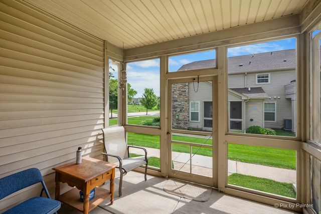 2735 Acorn Court, West Dundee, IL 60118