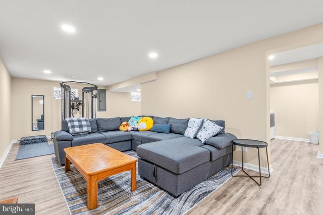 9228 AVONDALE RD, Baltimore, MD 21234