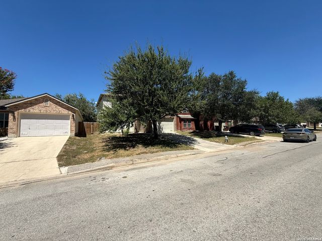 11127 Vollmer Ln, San Antonio, TX 78254