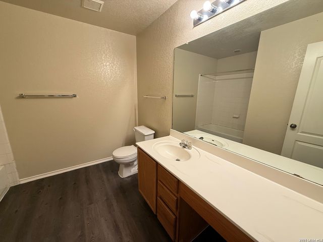 11127 Vollmer Ln, San Antonio, TX 78254