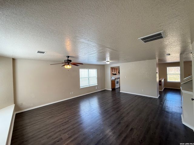 11127 Vollmer Ln, San Antonio, TX 78254