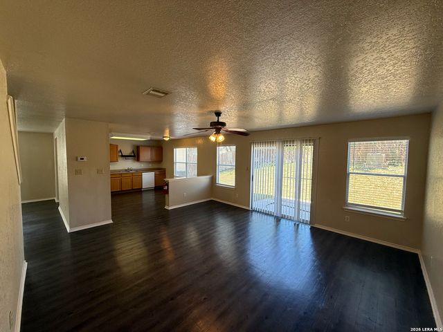 11127 Vollmer Ln, San Antonio, TX 78254