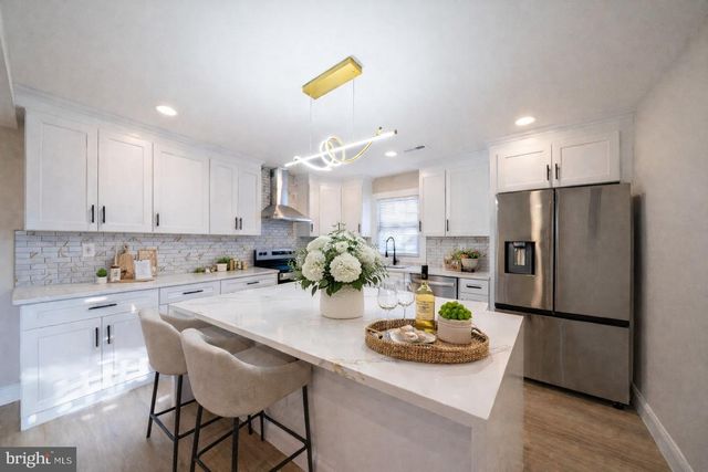 9328 ACADEMY RD, Philadelphia, PA 19114