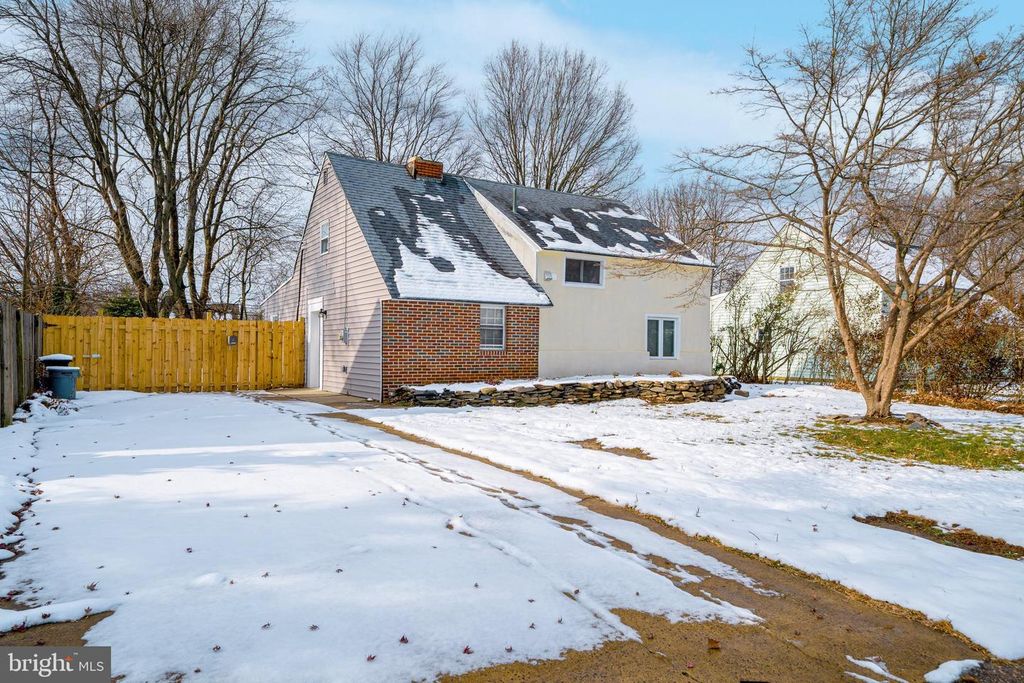 9328 ACADEMY RD, Philadelphia, PA 19114