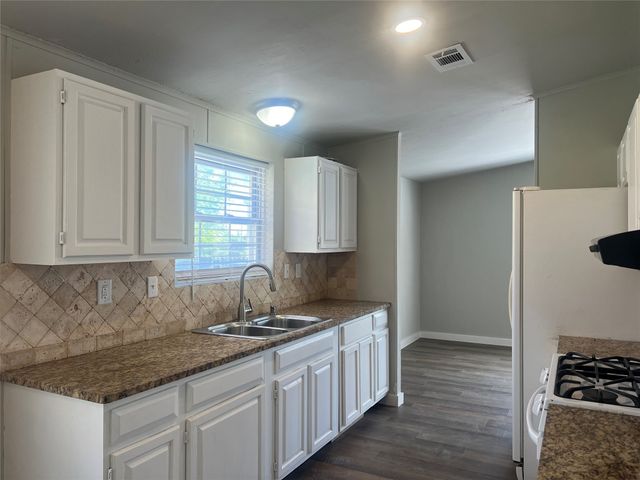 119 Hillside Beach Drive, Little Elm, TX 75068