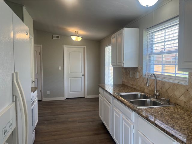 119 Hillside Beach Drive, Little Elm, TX 75068