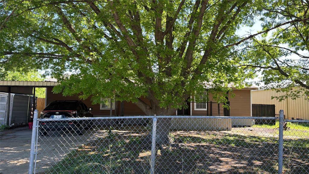 119 Hillside Beach Drive, Little Elm, TX 75068