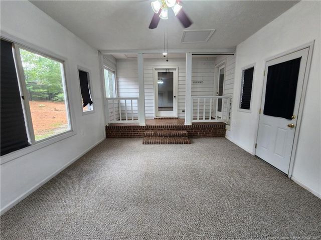 6871 S STAFF Road, Fayetteville, NC 28306