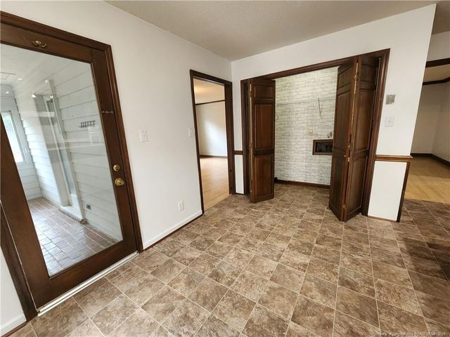 6871 S STAFF Road, Fayetteville, NC 28306