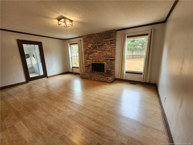 6871 S STAFF Road, Fayetteville, NC 28306