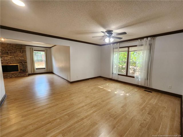 6871 S STAFF Road, Fayetteville, NC 28306