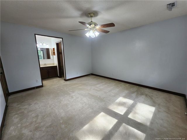 6871 S STAFF Road, Fayetteville, NC 28306