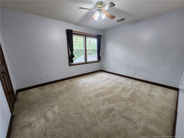 6871 S STAFF Road, Fayetteville, NC 28306